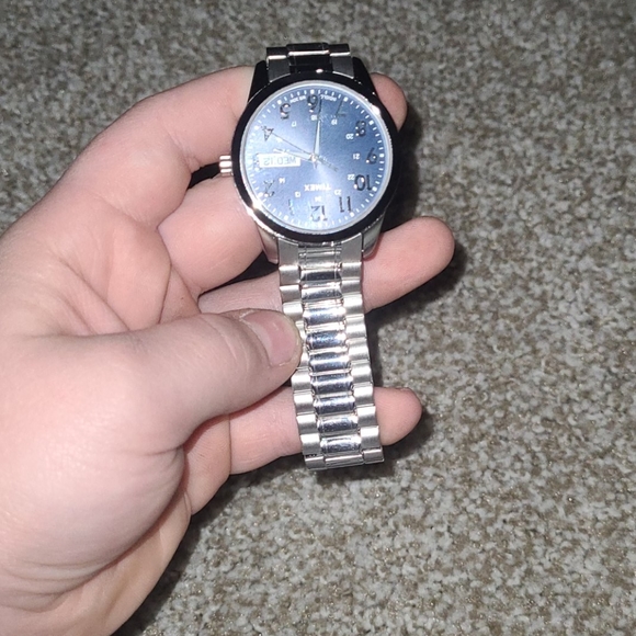 Watch - Picture 3 of 3